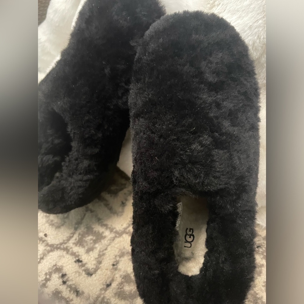 Ugg house slipper